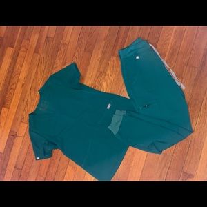 Casma top and Zamora jogger set of XS Figs! Lightly worn.